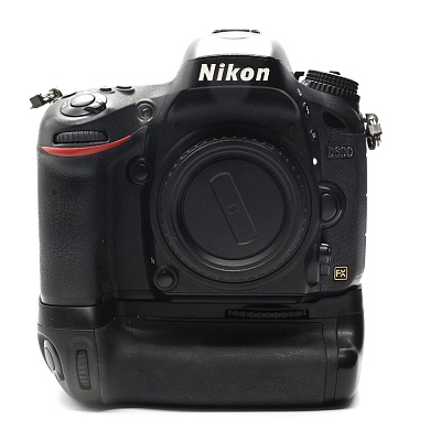 Фотоаппарат комиссионный Nikon D600 body + бат блок (б/у, гарантия 14 дней, S/N 6001283)