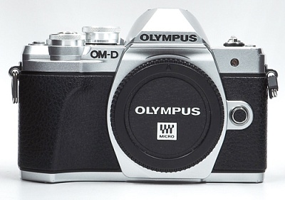 Фотоаппарат комиссионный Olympus OM-D E-M10 Mark III Body Silver (б/у, гарантия 14 дней, S/N BHXB524