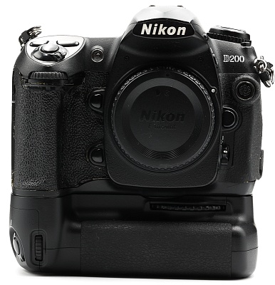 Фотоаппарат комиссионный Nikon D200 Body + бат.блок (б/у, гарантия 14 дней, S/N 4159979)