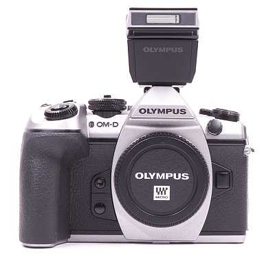 Фотоаппарат комиссионный Olympus OM-D E-M1 Mark II Body Silver (грн 02.11.2021, BJ7A01300)