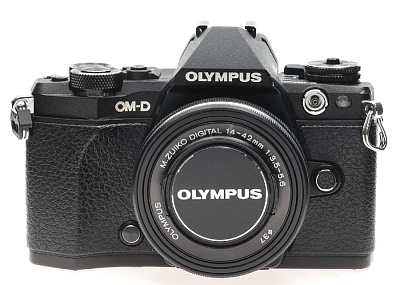 Фотоаппарат комиссионный Olympus OM-D E-M5 Mark II Kit 14-42mm f/3.5-5.6 (б/у, гарантия 14 дней, S/N
