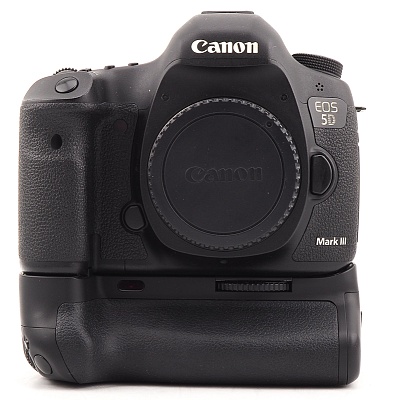 Фотоаппарат комиссионный Canon EOS 5D Mark III Body + Бат. Блок (б/у гарантия 14 дней S/Nстерт)