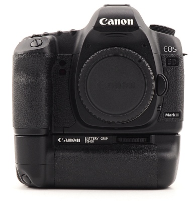 Фотоаппарат комиссионный Canon 5D mark II Body + Бат блок (б/у, гарантия 14 дней, S/N 3531732428)