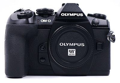 Фотоаппарат комиссионный Olympus OM-D E-M1 Mark II body + HLD (б/у, гарантия 20 мес, S/N BHUA37811)