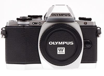 Фотоаппарат комиссионный Olympus OM-D E-M10 body Silver (б/у, гарантия 14 дней, S/N V5PF88164)